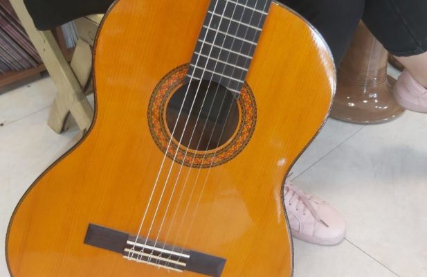 گیتار یاماها