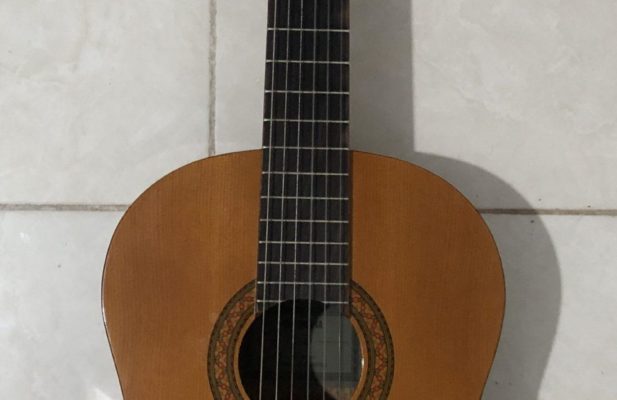 گیتار Yamaha C40
