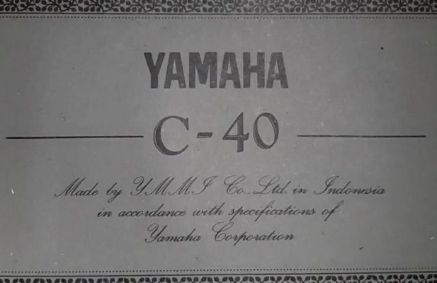 گیتار (یاماها) Yamaha C40 سری قدیم کاملا در حد نو